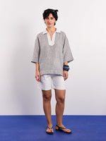 Load image into Gallery viewer, Blue Contrasting Collar Pullover