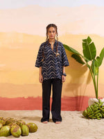 Load image into Gallery viewer, Wavy-gravy Pullover
