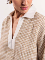 Load image into Gallery viewer, Beige Contrasting Collar Pullover
