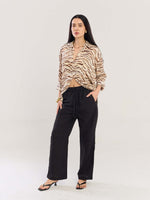 Load image into Gallery viewer, Zebra Patterned Wrinkled Shirt